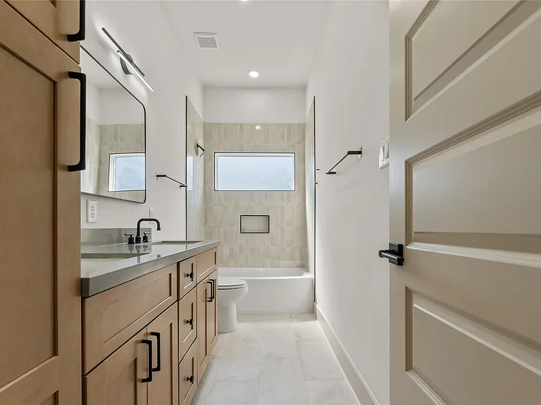 4214 Clover St — Photo 22