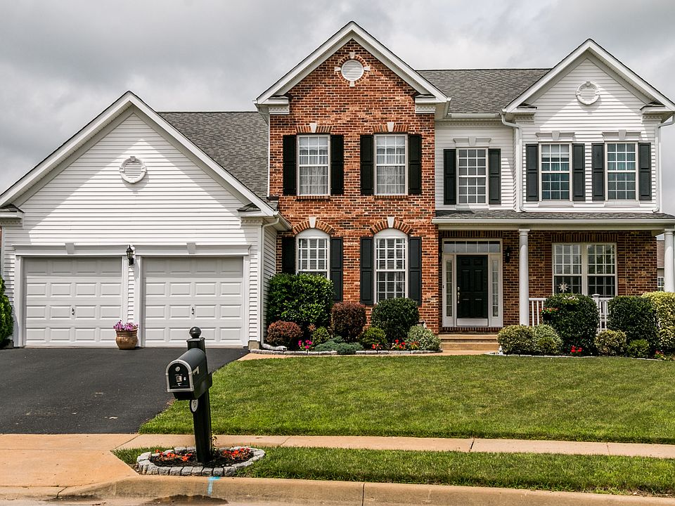 1st image of 13 Hogan Cir