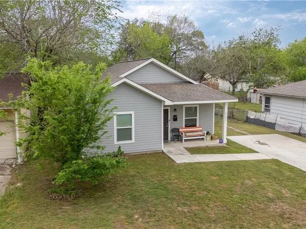 2307 E Sabine St, Victoria, TX 77901