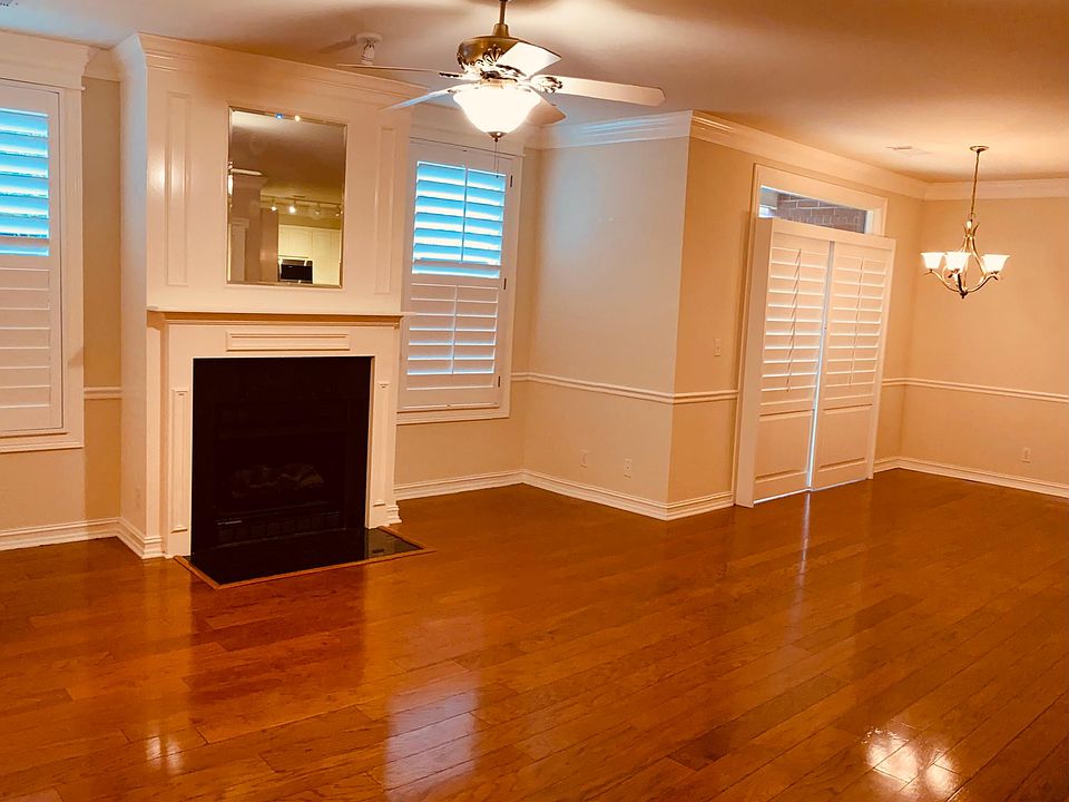 Hardwood floor throughout. Gas fireplace. Plantation shutters on south facing windows and patio. Sunny in the winter and no direct sun in the summer.