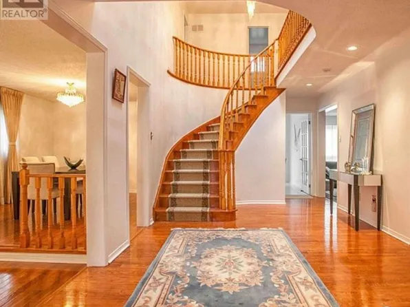 101 Summerdale Dr, Markham, ON L3T 6W3