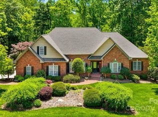 2269 Willow Creek Dr, Newton, NC 28658