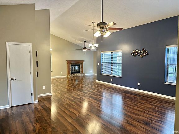 4th image of 7646 Moran Ct