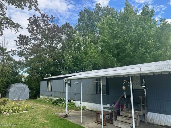 12012 Nicki Ln, Chardon, OH 44024