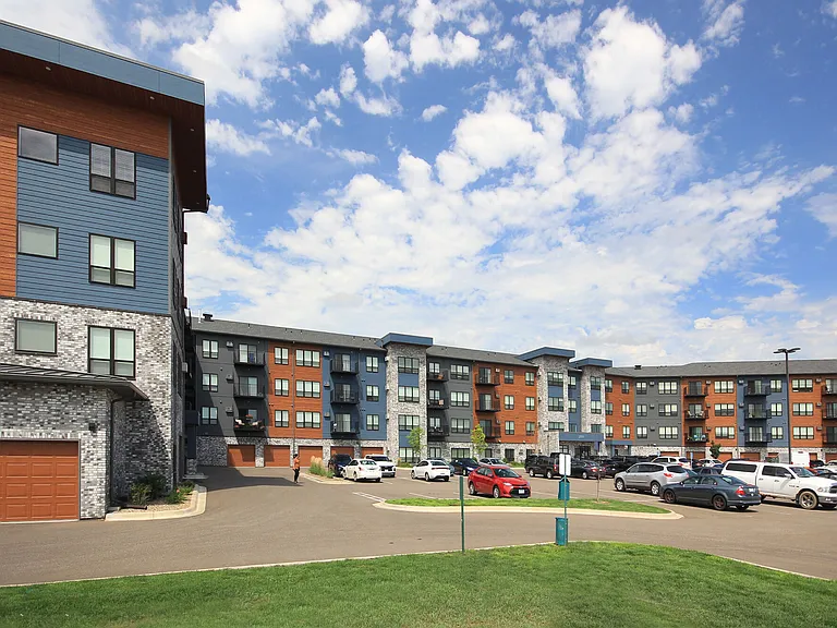 Sapphire Apartments — Photo 15