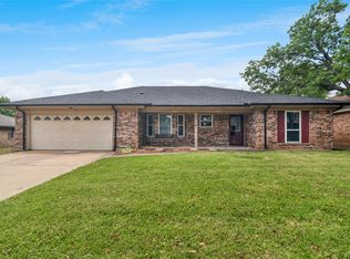 5214 Rustle Leaf Dr, Arlington, TX 76017