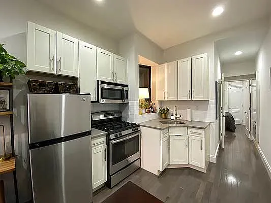 Rented by CNYC Apartments | media 5