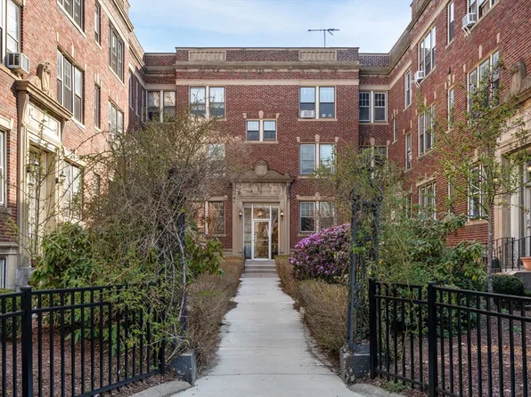 461 Washington St APT 1, Brookline, MA 02446