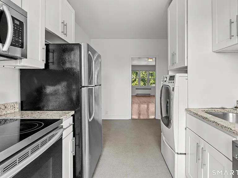 6 Highland St #B2 — Photo 16