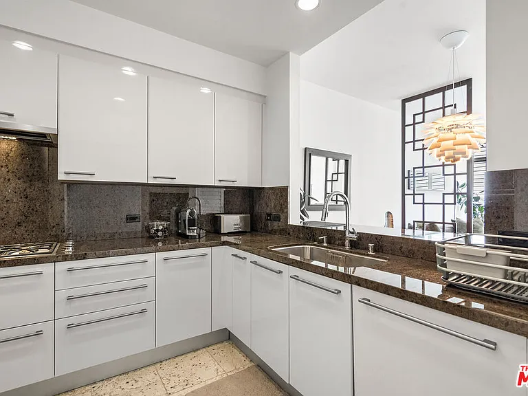900 W Olympic Blvd #36F — Photo 16
