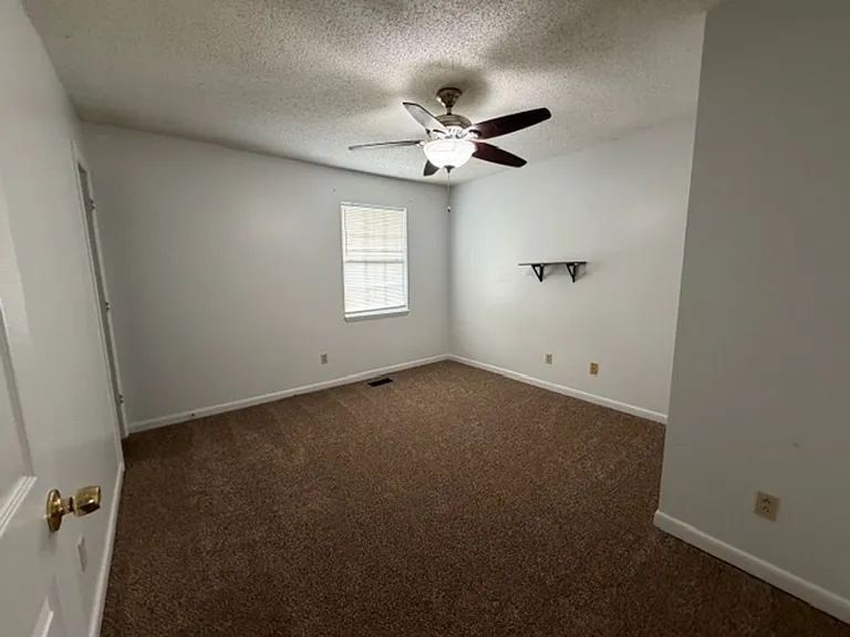 1981 Ridgeview Dr NW — Photo 6