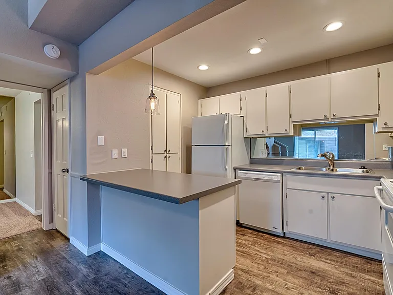 1200 S Riordan Ranch St #8 — Photo 3