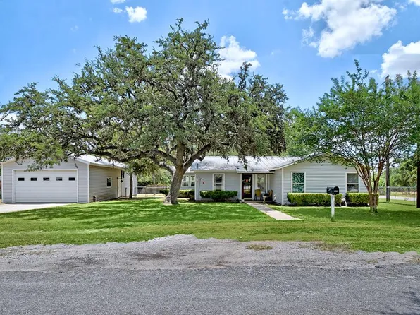1504 Mesquite St, Blanco, TX 78606