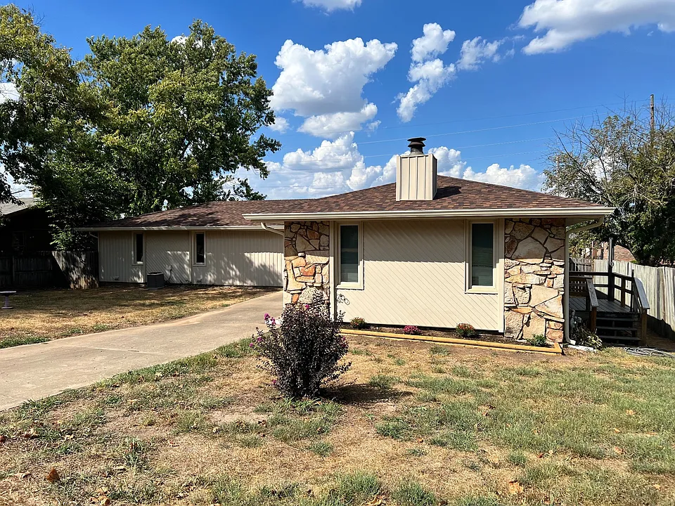 2633 W Hanover Dr