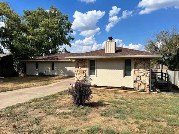 2633 W Hanover Dr, Springfield, MO 65807