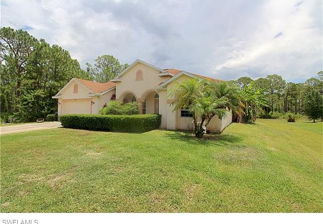 1st image of 1020 Acacia Ave