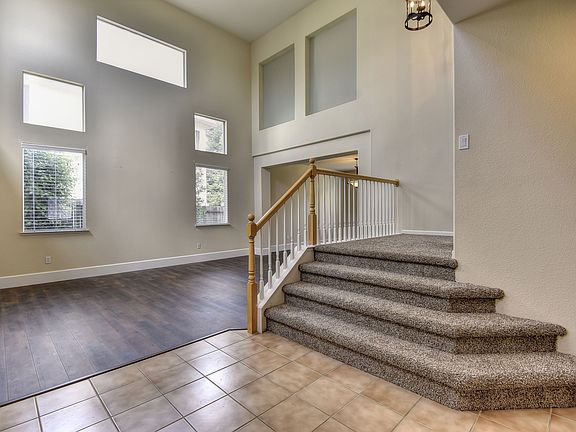 5th image of 501 Lyman Cir