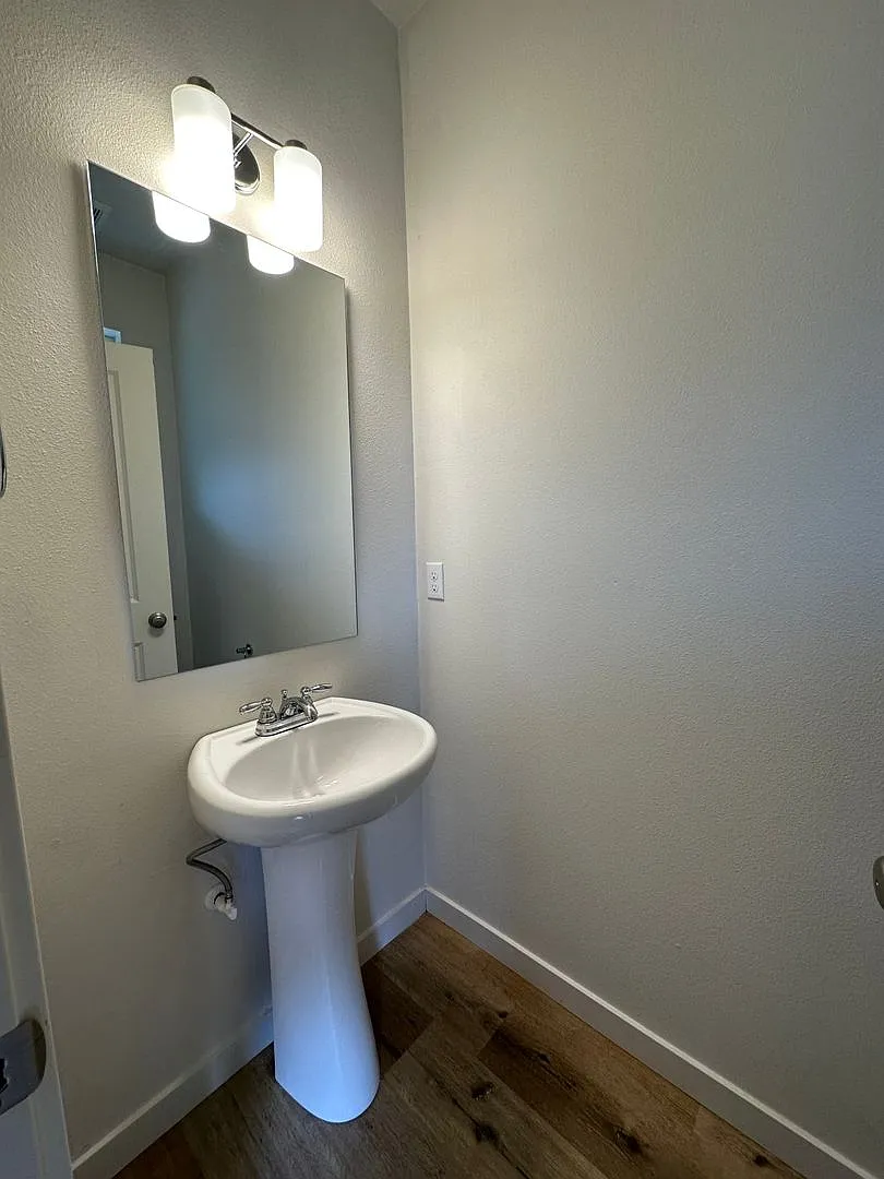 9714 Sw Windswept Place ~ Move In Special $500 Off 1st Month's Rent! Excellent Home, Convenient L... — Photo 2