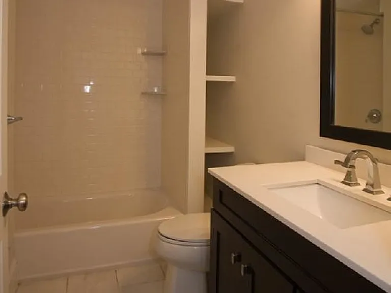 658 Massachusetts Ave #1F — Photo 2