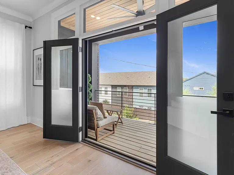 Bender St SW — Photo 17