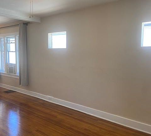 5th image of 257 S Humboldt St