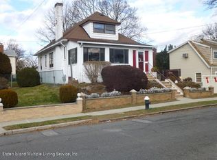 11 Queen St, Staten Island, NY 10314
