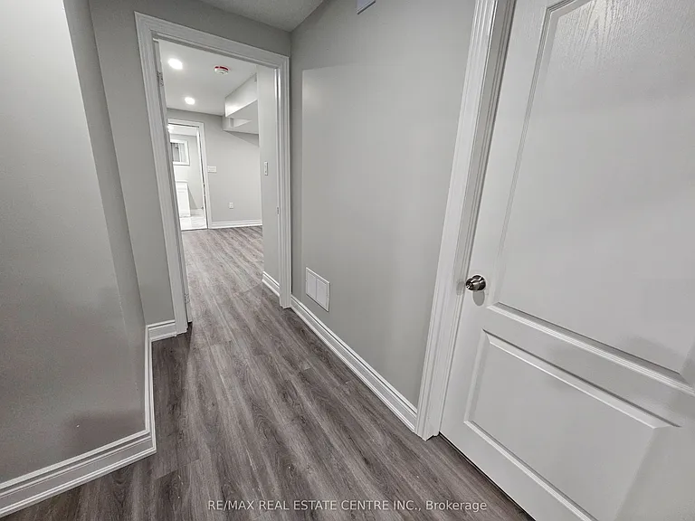 180 Giddings Cres #BASEMEN — Photo 5