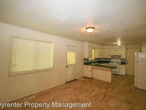4th image of 116 S Louisville Pl