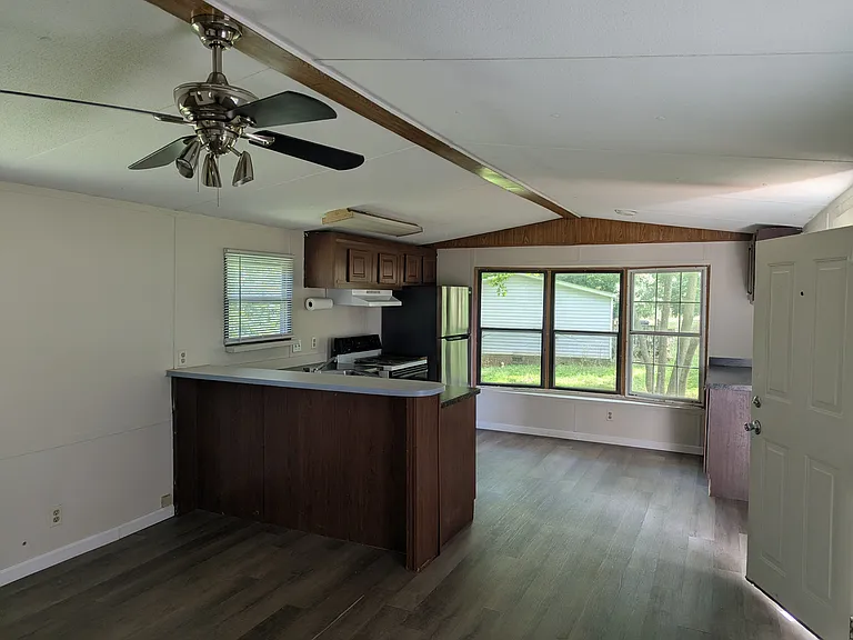 2 bed, 1.0 bath, 800 sqft, $1,199 — Photo 12