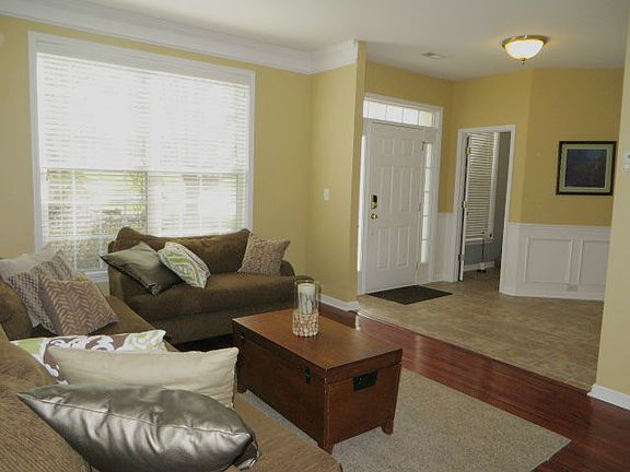 2nd image of 1120 W Arrow Lake Ct