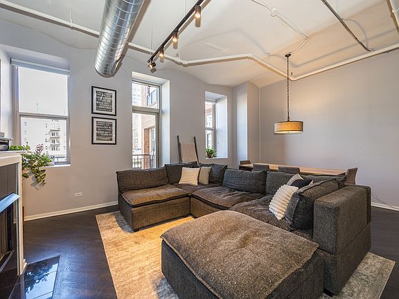 4th image of 500 S Clinton St APT 242