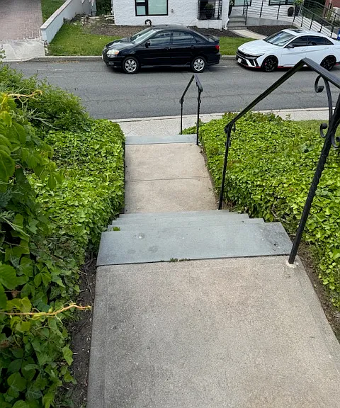 Hanford St — Photo 15