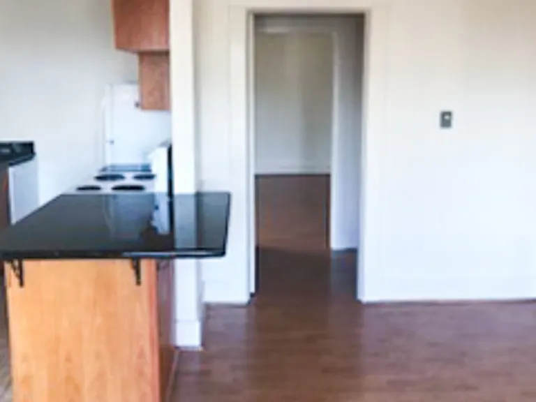 6408 Phinney - Located at the top of Phinney Ridge — Photo 20