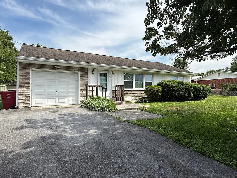 607 Ridgeview Dr — Photo 3