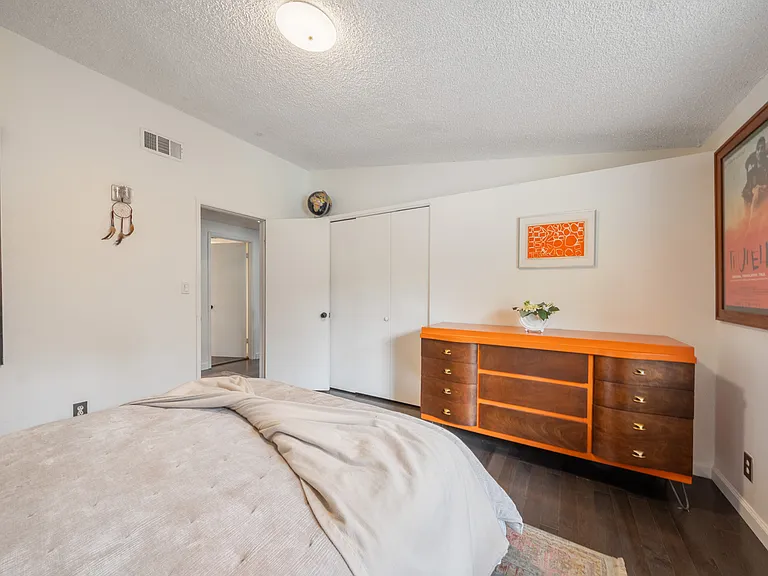 13557 Kittridge St — Photo 35