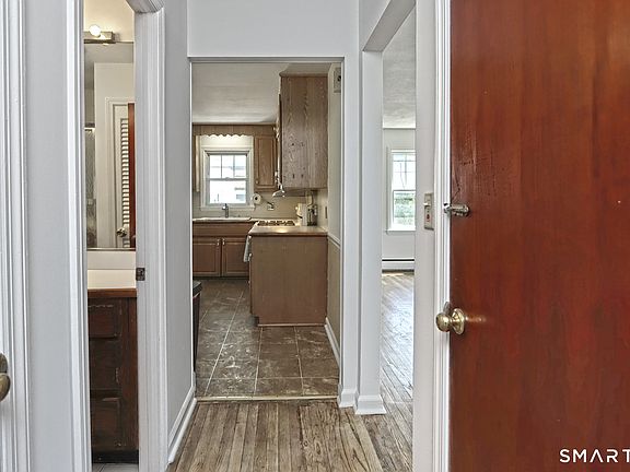 4th image of 15 Locust Street