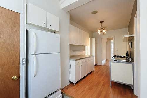 4th image of 2743 W Fullerton Ave