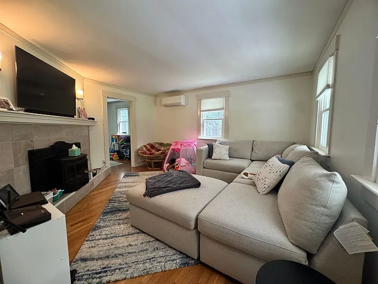 44 Stowell Rd — Photo 10