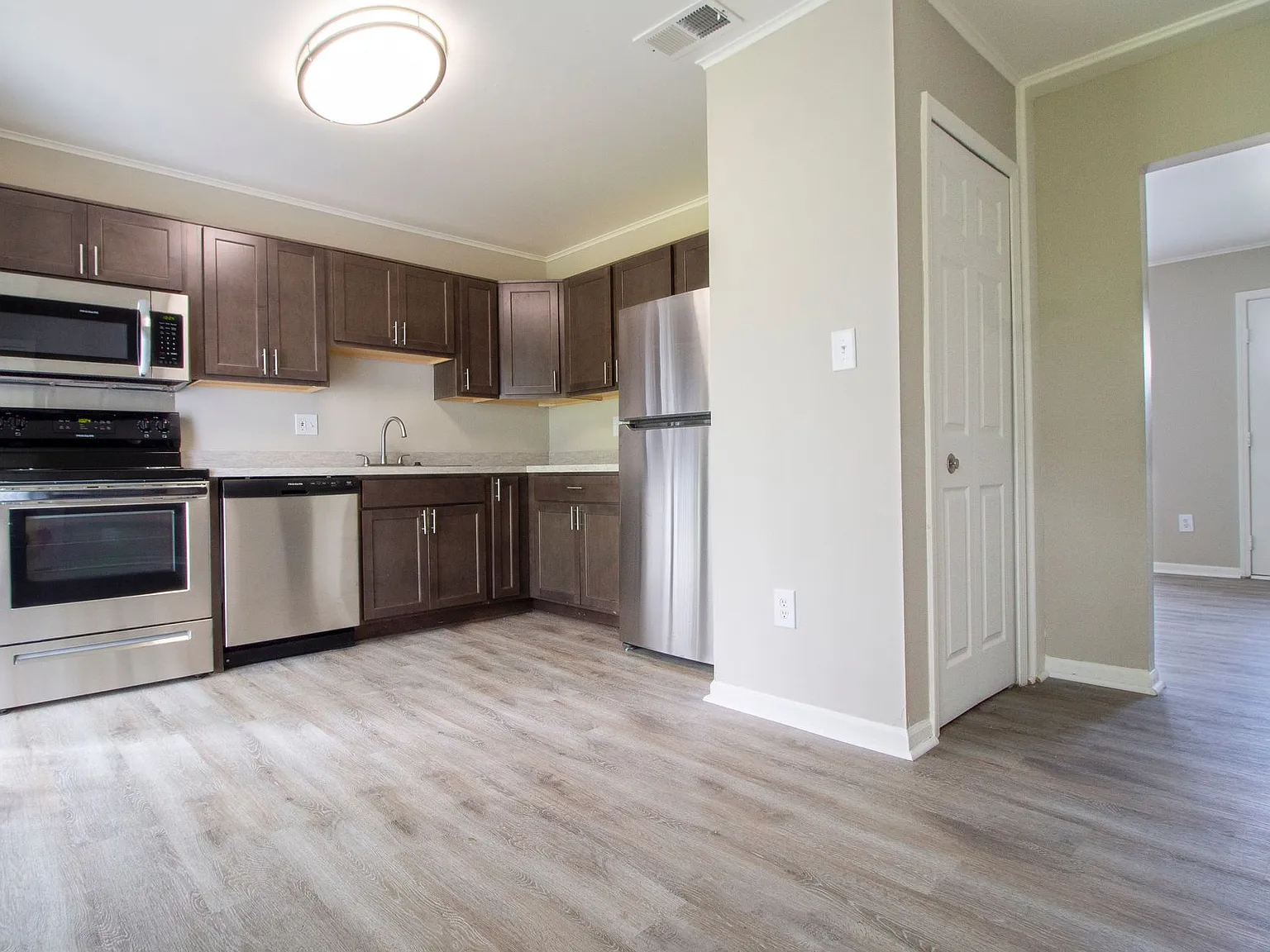 Meadowfield Townhomes — Photo 2