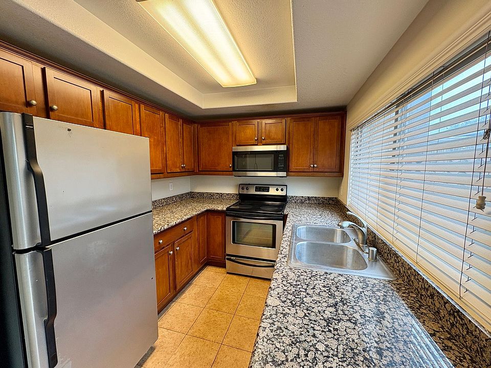 1st image of 1415 N Broadway N #B