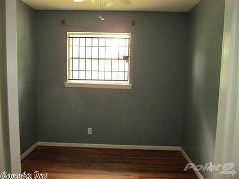 3rd image of 401 Meadow Park Dr