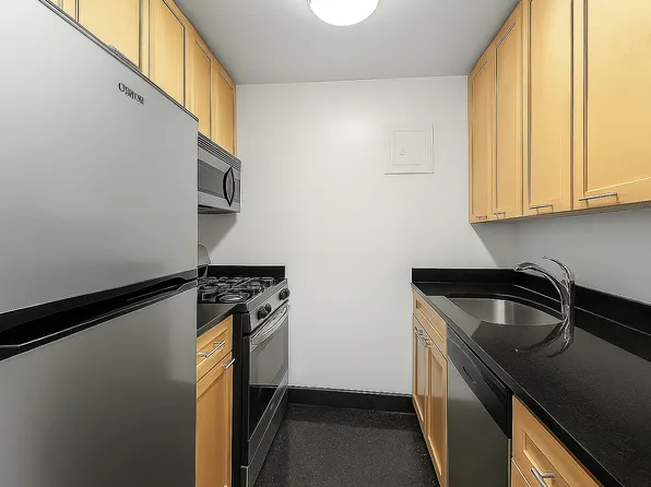 145 4th Avenue image 4 of 9