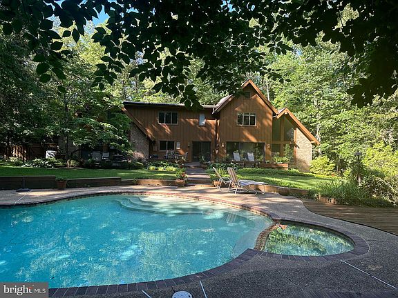 3rd image of 6413 Kilkenny Ln