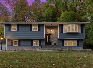 40 Red Mill Rd, Cortlandt Manor, NY 10567