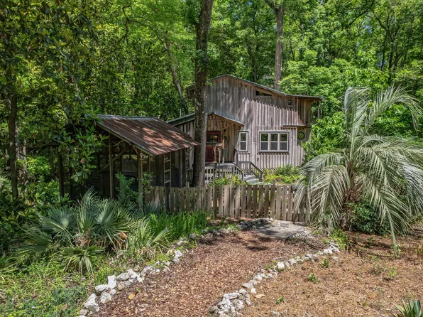 89 Greenough Rd, Sopchoppy, FL 32358