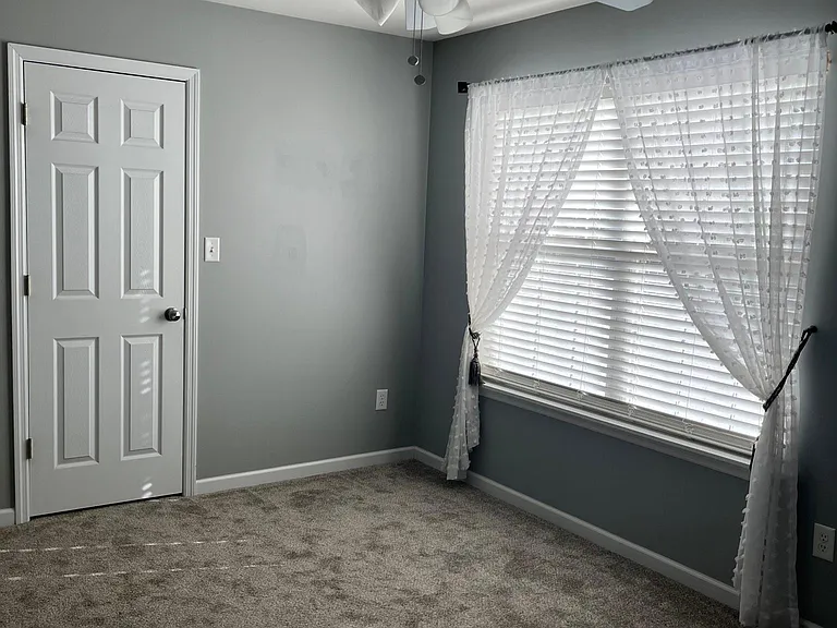 503 Springhurst Pkwy — Photo 15