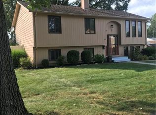 89 Naples Ave, Warwick, RI 02886