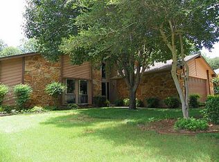 1109 Woodford Ct, Edmond, OK 73034