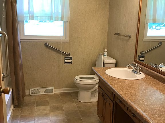 5th image of 307 E Highland Ave