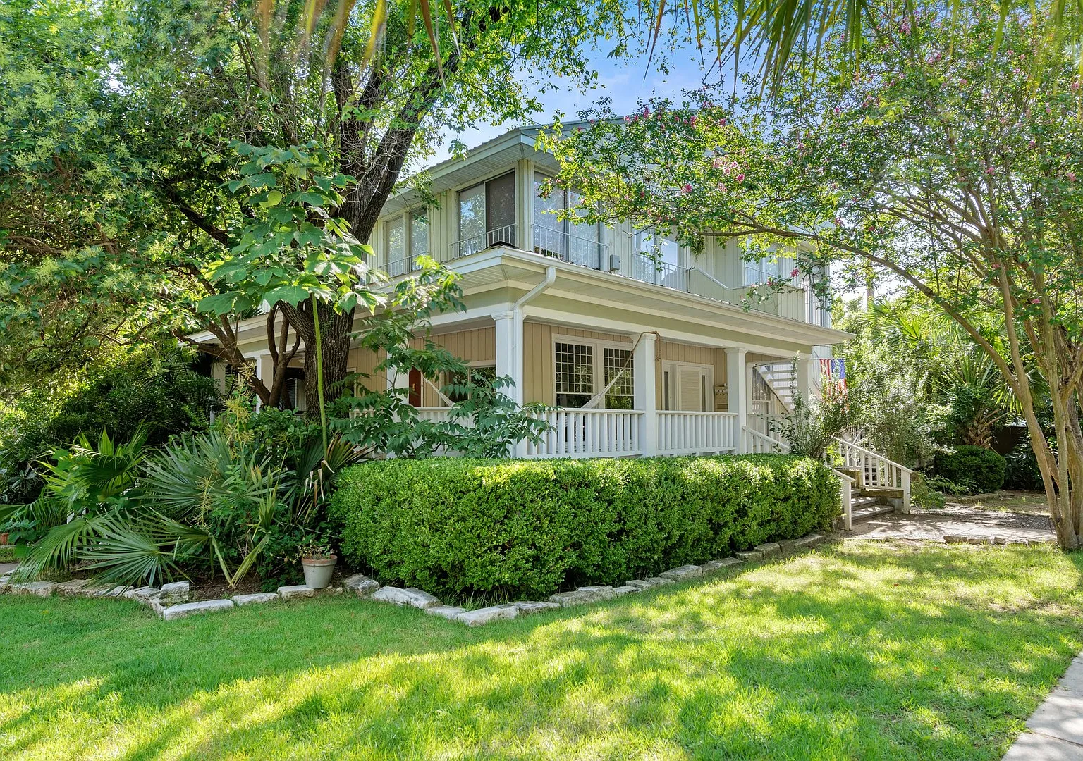 1501 West 9th Street — Photo 1